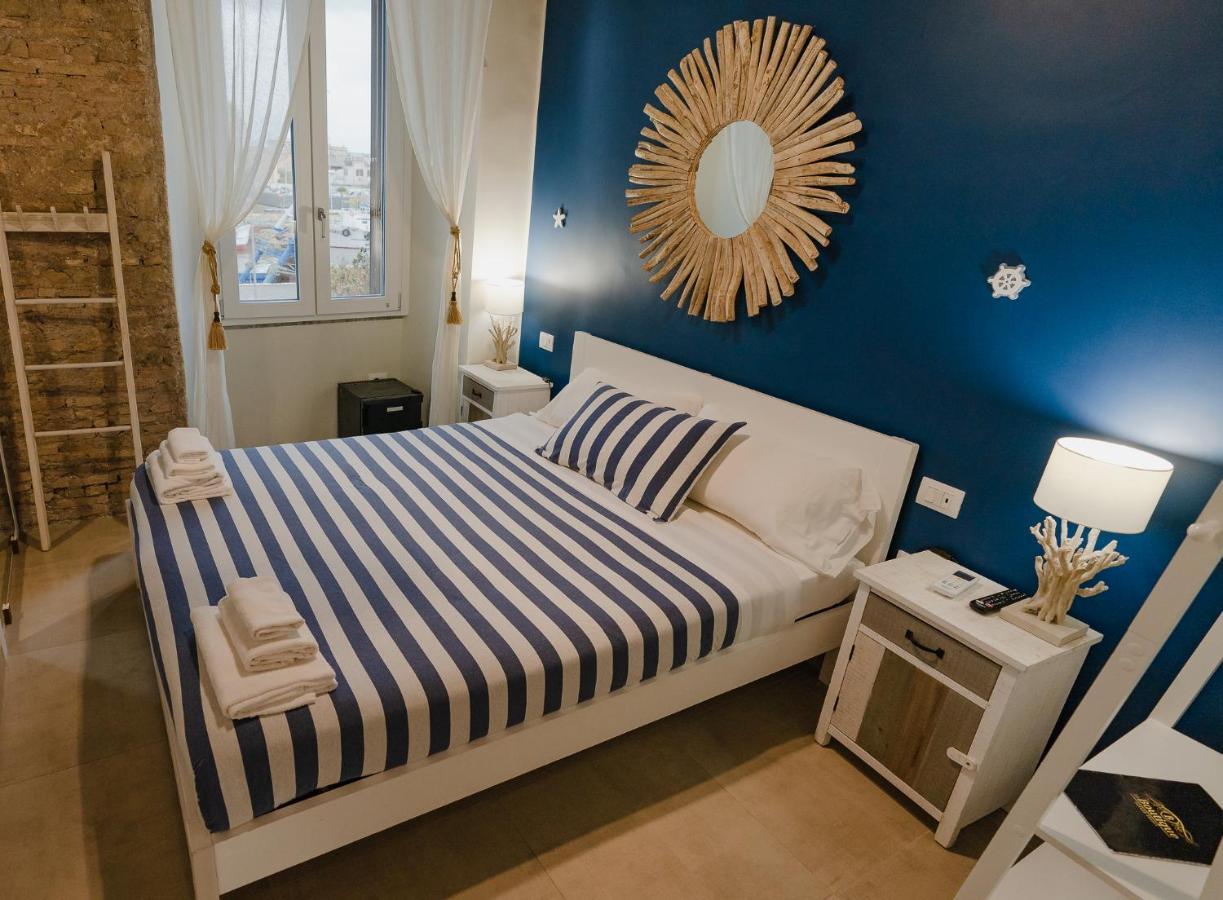 Le Boutique Luxury Rooms Diffused In Historic Center Fiumicino Ngoại thất bức ảnh