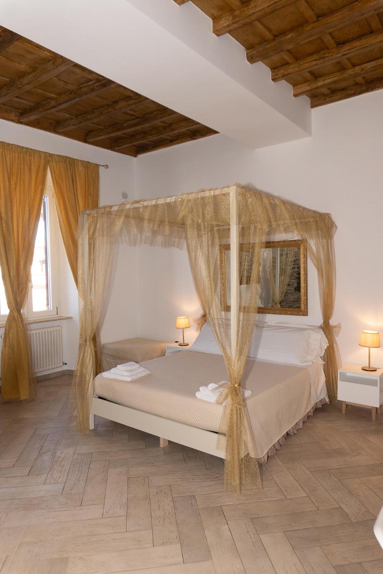 Le Boutique Luxury Rooms Diffused In Historic Center Fiumicino Ngoại thất bức ảnh