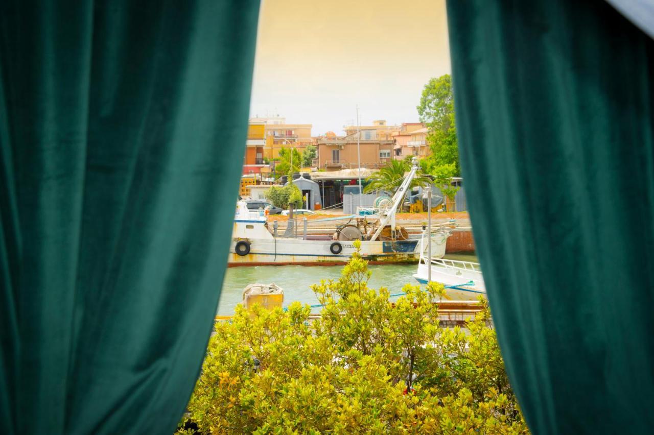 Le Boutique Luxury Rooms Diffused In Historic Center Fiumicino Ngoại thất bức ảnh